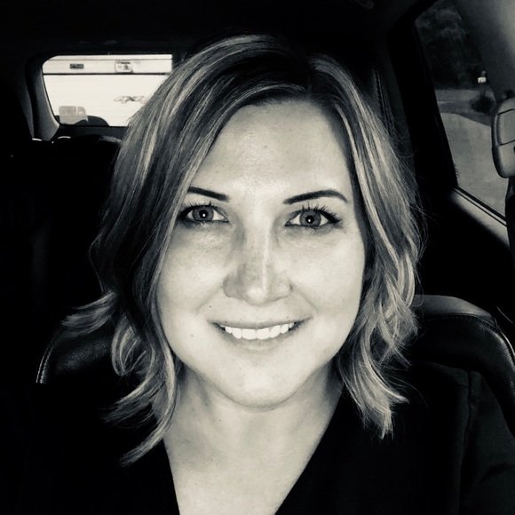 Meet your Posher, Jennifer - Picture 1 of 1